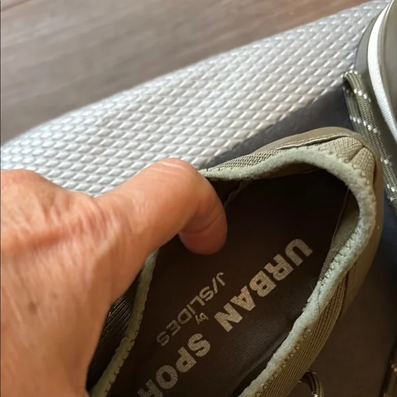 New Women's Olive Sneakers j slides 79 value - Picture 5 of 6